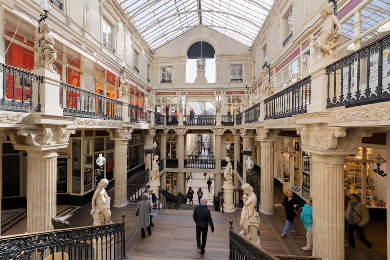 Inside the Pommeraye Passage 