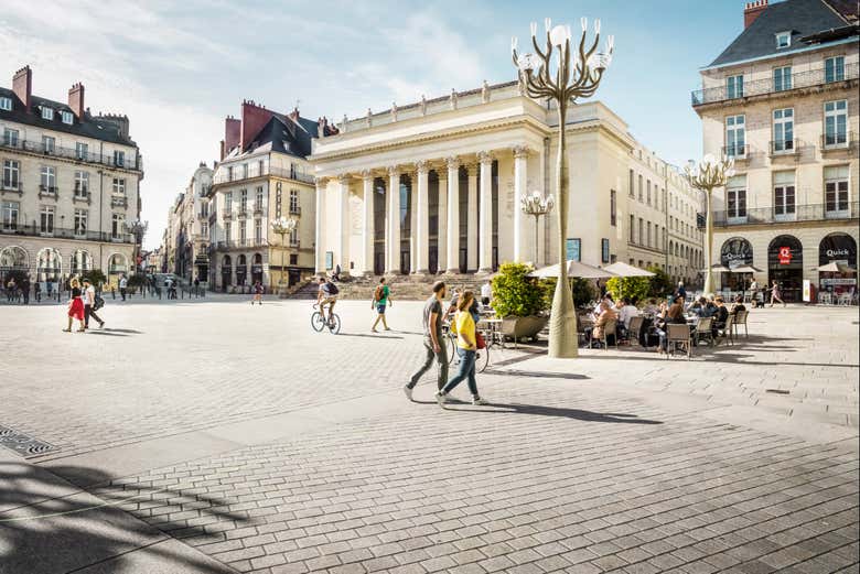 Strolling in front of the Graslin Theatre