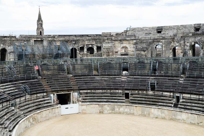 Gradas del anfiteatro romano de Nimes