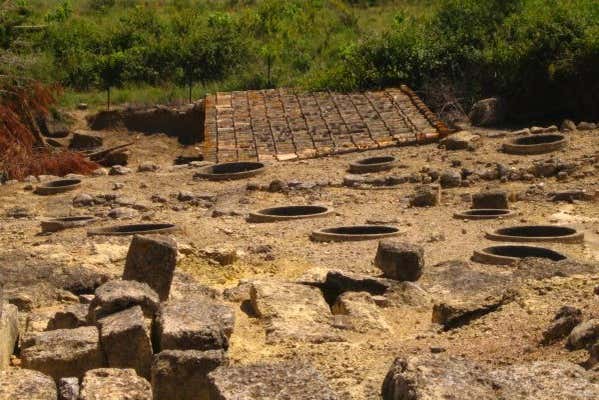 Vestiges de l'ancien silo d'Ensérune