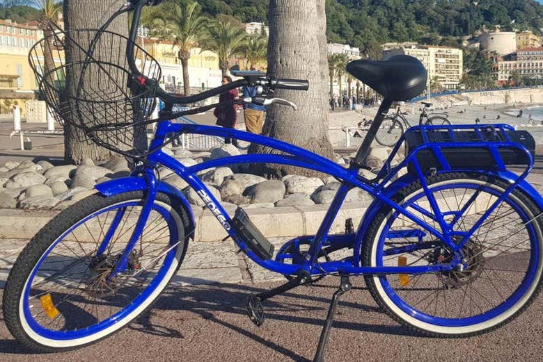 Bicicleta eléctrica en el centro de Niza