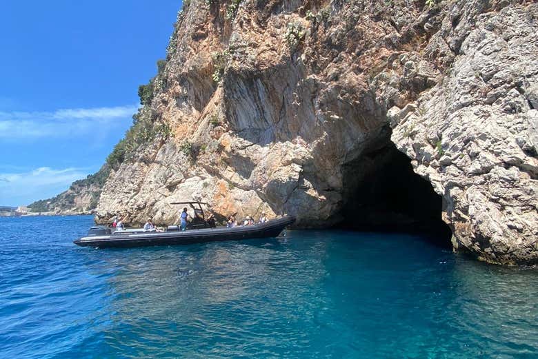 Vous passerez par plusieurs grottes