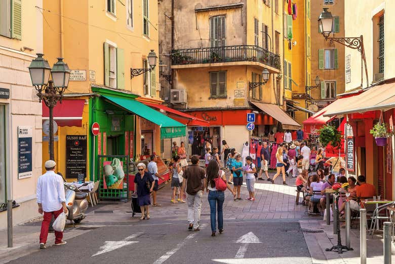 Recorriendo el casco antiguo de Niza