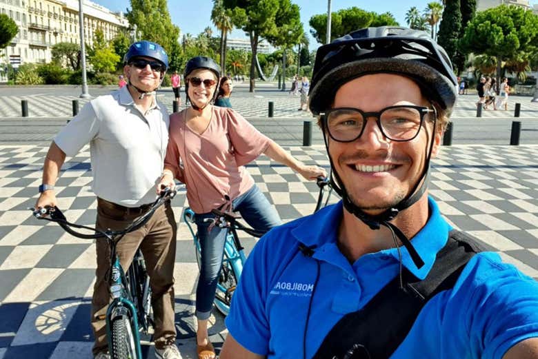 Recorriendo Niza en bicicleta eléctrica