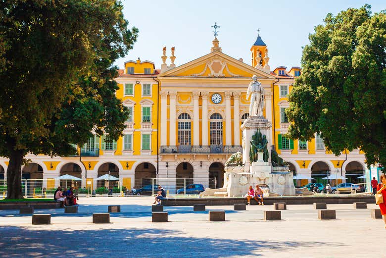 Concluiremos el tour por Niza en la Place Garibaldi