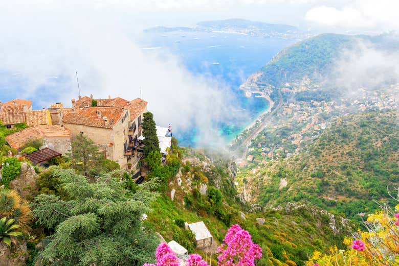 Vista aerea sulla località di Eza
