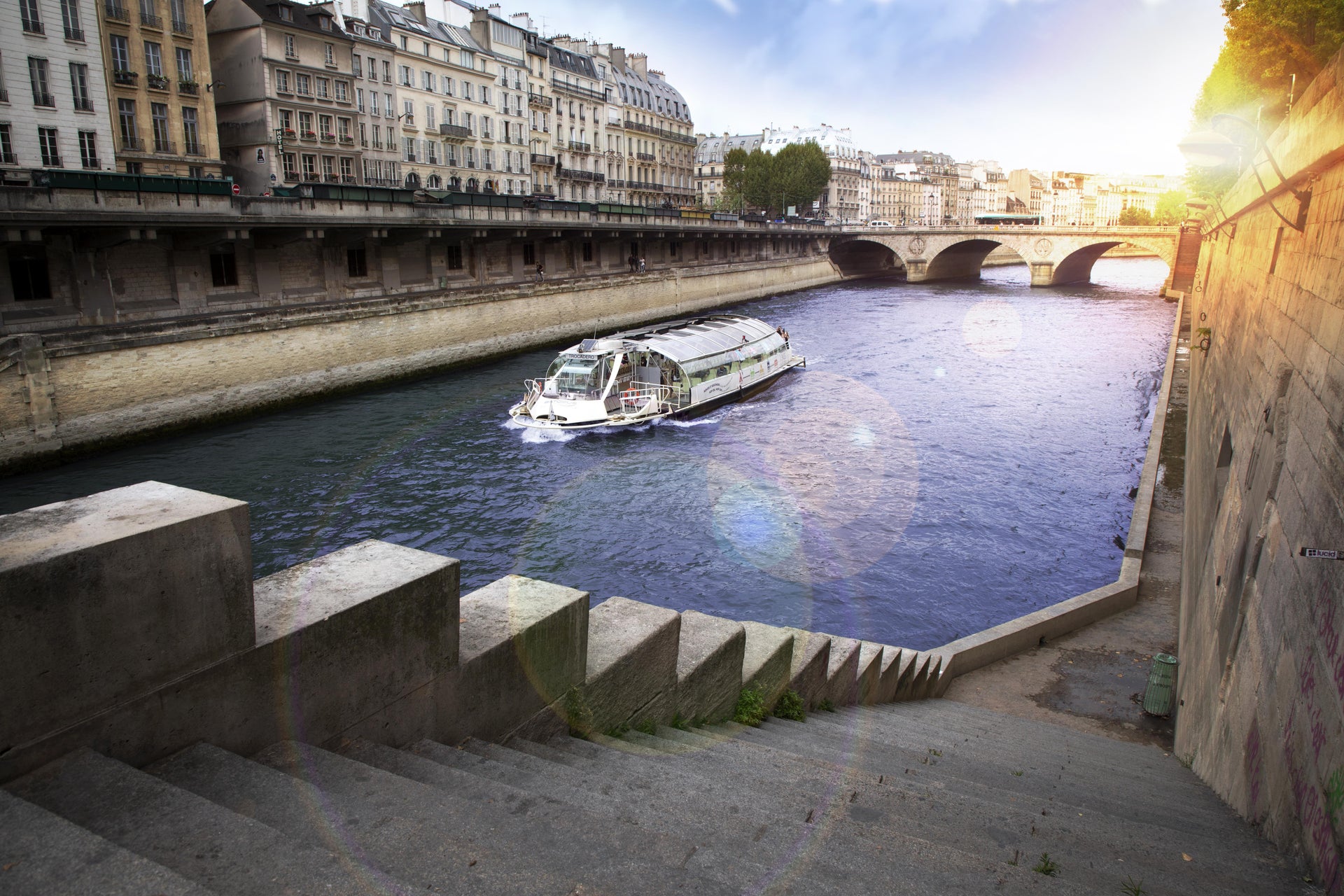Barco turístico de Paris Batobus