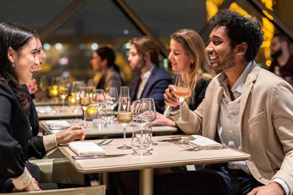 Cena en Madame Brasserie, el restaurante de la Torre Eiffel