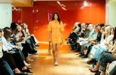 Entrada a un desfile de moda en las Galerías Lafayette