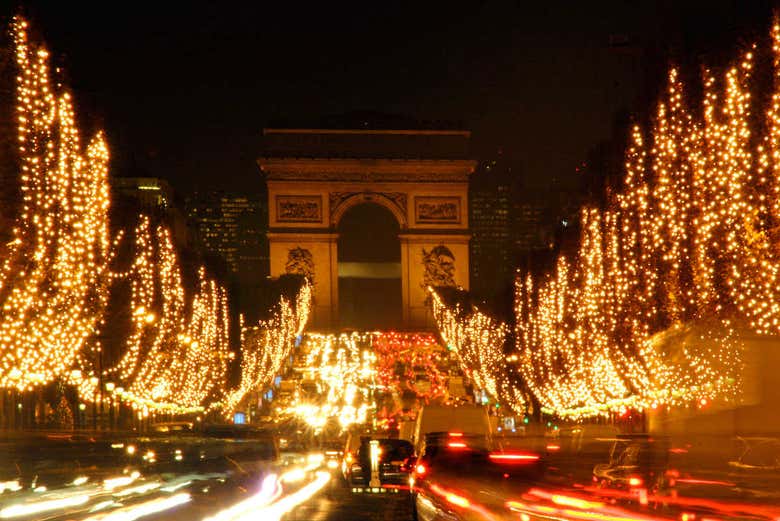 Balade dans les rues illuminées de Paris