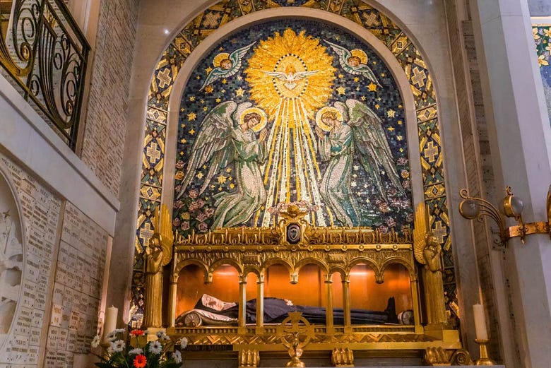 Tour por la Capilla de Nuestra Señora de la Medalla Milagrosa, París