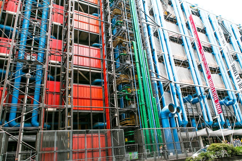 Le Centre Pompidou, à l'architecture très avant-gardiste
