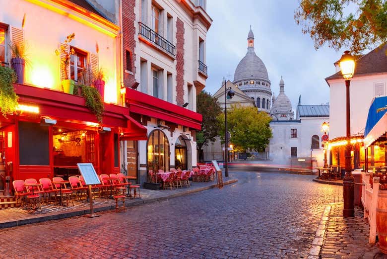 Disfrutaréis de un almuerzo o cena en Montmartre