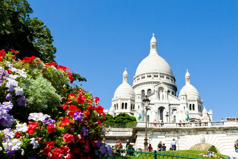 The iconic Sacred Heart Basilica in Paris 