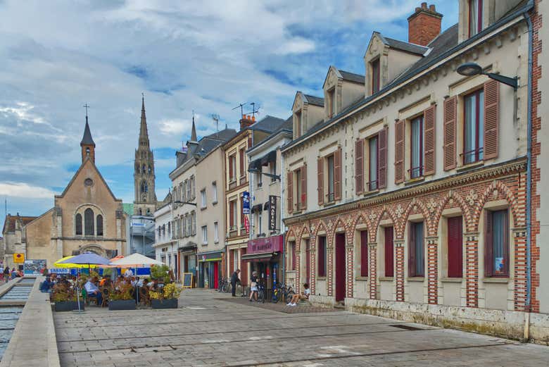 Percorreremos o centro histórico de Chartres
