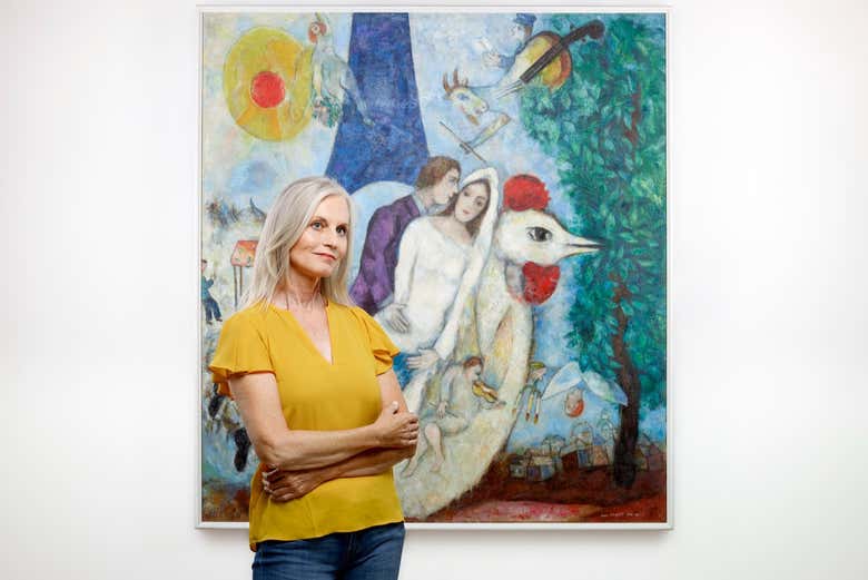 Pintura de Marc Chagall de fondo