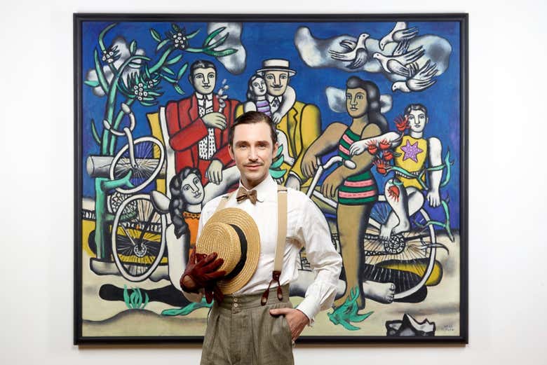 Disfrutando de las obras expuestas en el Centro Pompidou