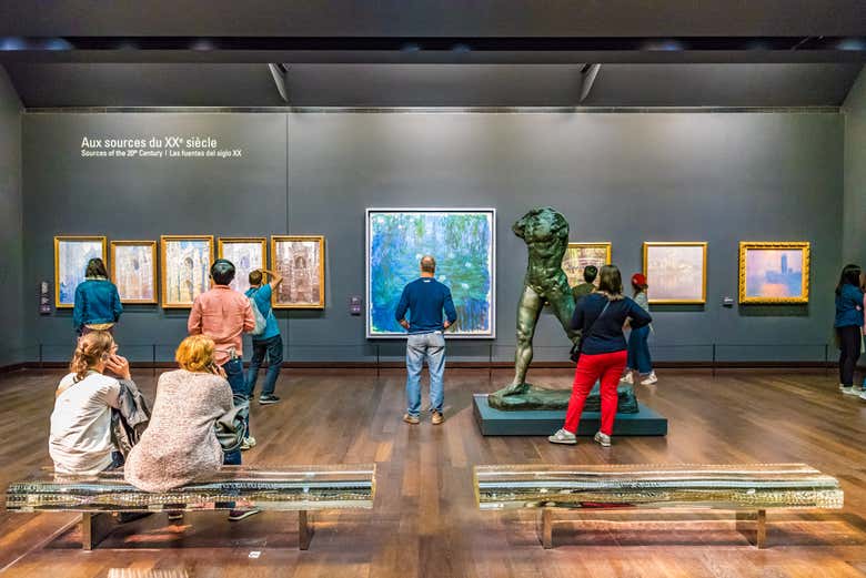 Contemplando las obras del Museo de Orsay