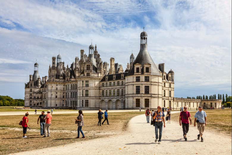 Contemplando la arquitectura del castillo de Chambord