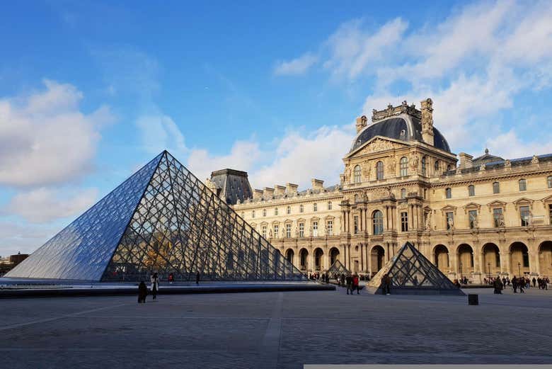 Admire the Louvre Museum