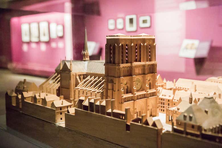 Model exhibited in the Crypt © Joséphine Brueder
