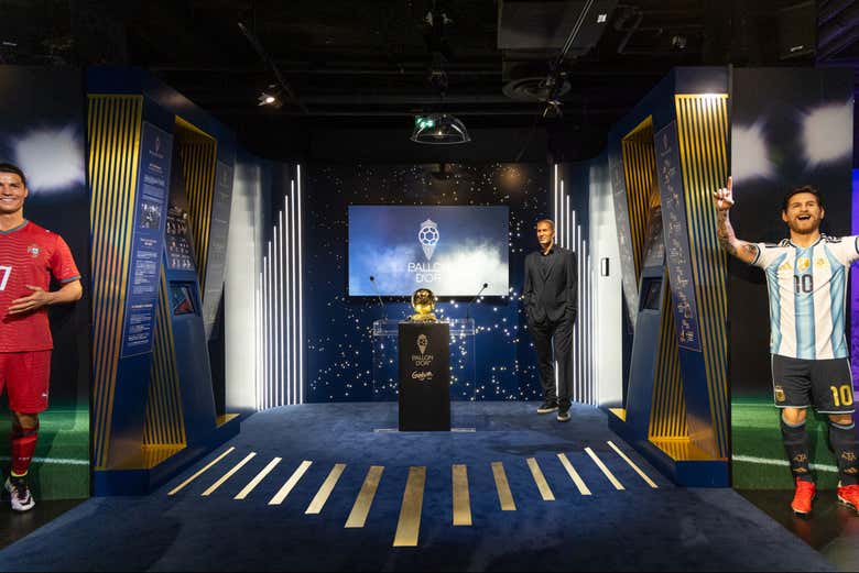 Junto al Balón de Oro en el Museo Grévin
