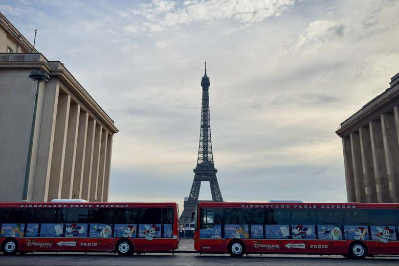 Partiremos en un cómodo autobús desde París