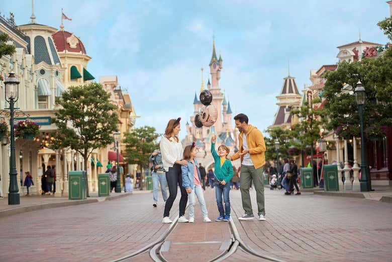 Disneyland Paris is the perfect family day out!