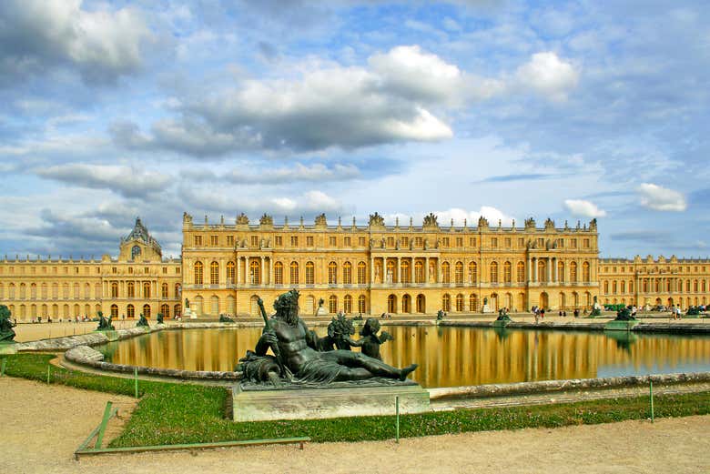 Fountain at the Palace of Versailles 
