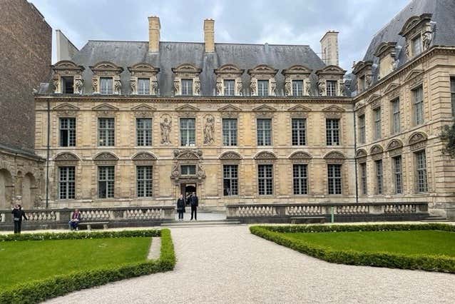 Hôtel de Sully