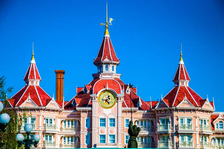 Uno de los hoteles de Disneyland París