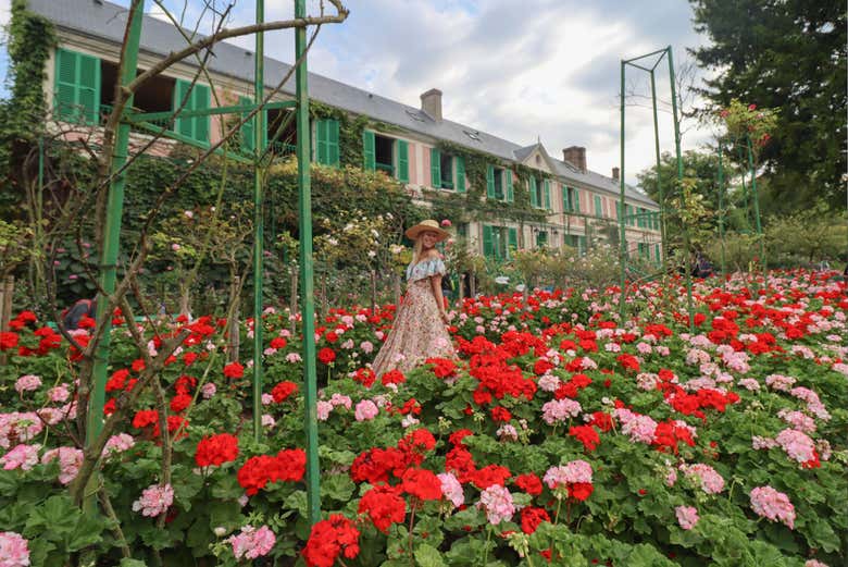 Disfrutando de la visita al jardín de la Casa de Monet
