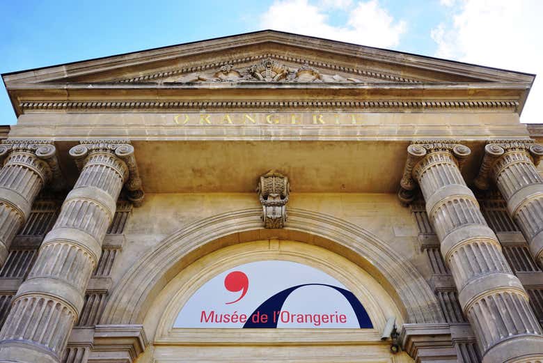 Detalle de la fachada del Interior del Museo de l'Orangerie