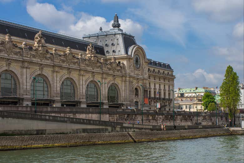 Il Museo d'Orsay affacciato sulla Senna