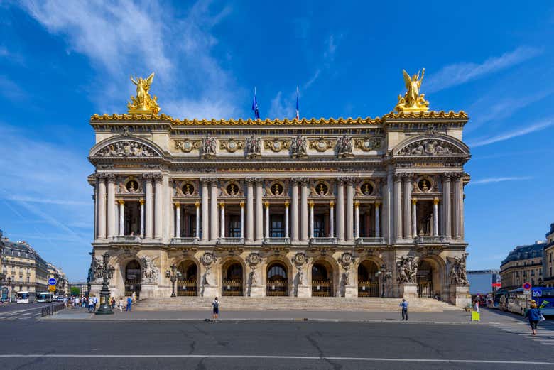 Contemplaremos la fachada de la Ópera Garnier