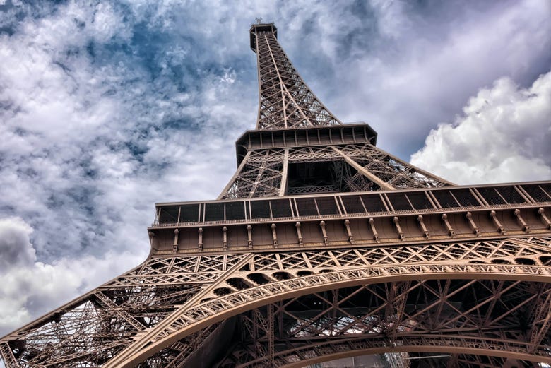 Admirez la Tour Eiffel
