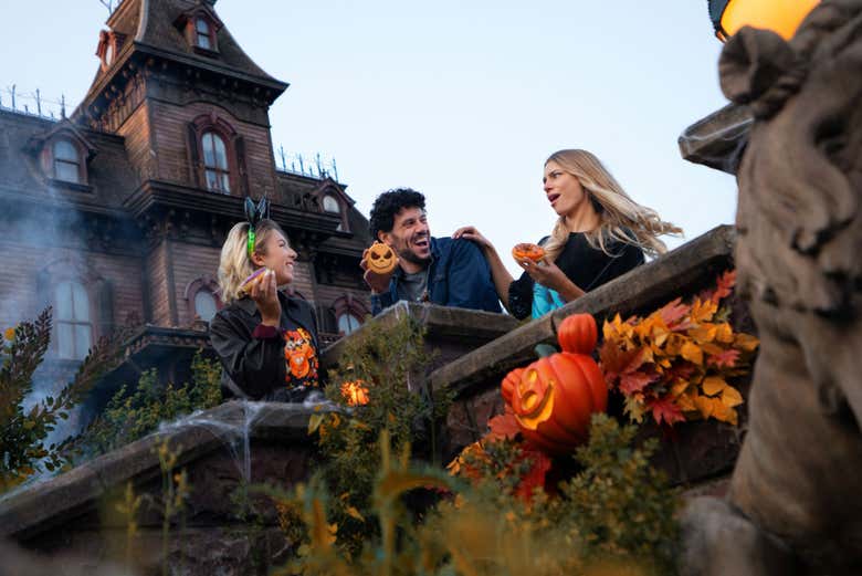 Get into the spooky spirit with friends
