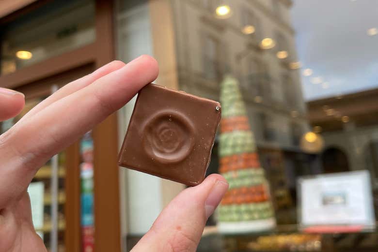 Um delicioso chocolate em primeiro plano