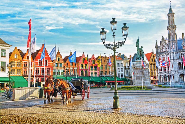 Case colorate sul Grote Markt di Bruges