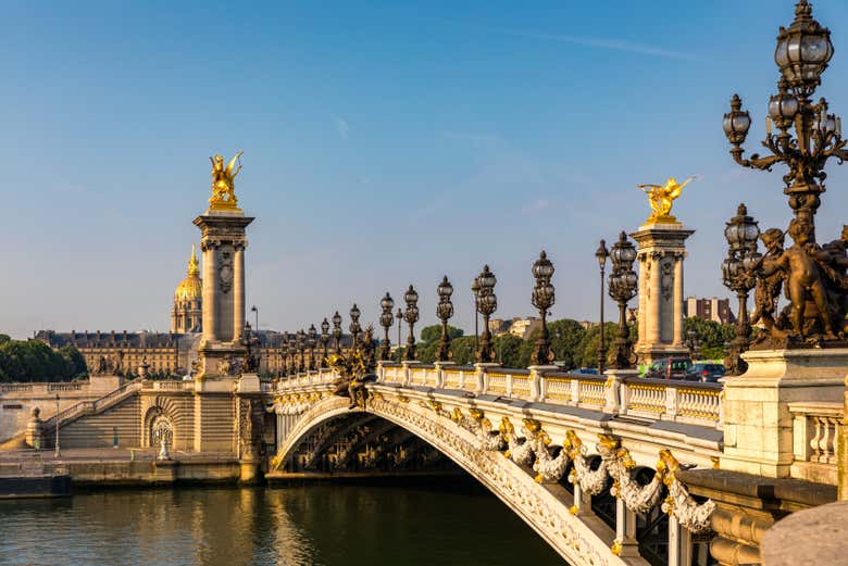 See the Pont Alexandre III