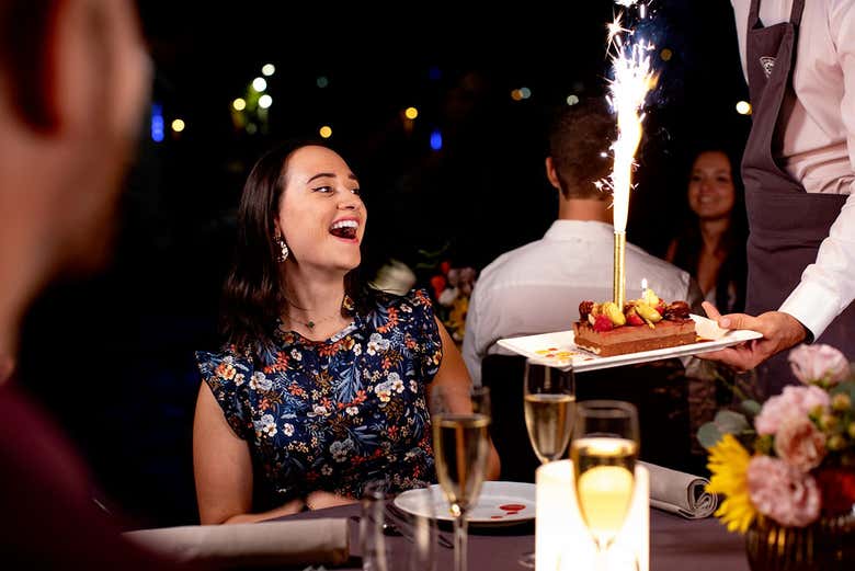 Be dazzled by this night cruise!