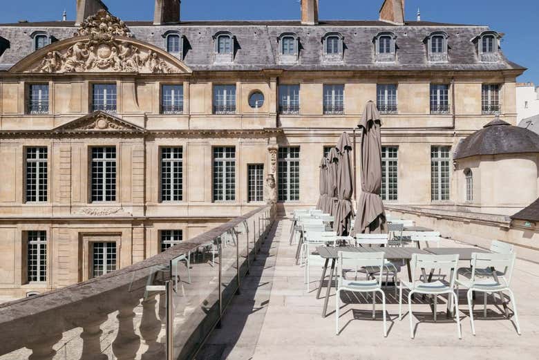 El museo cuenta con una coqueta terraza