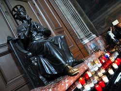 Église de Saint-Sulpice, Statue de Saint-Pierre
