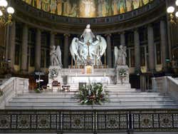 Église de la Madeleine, autel