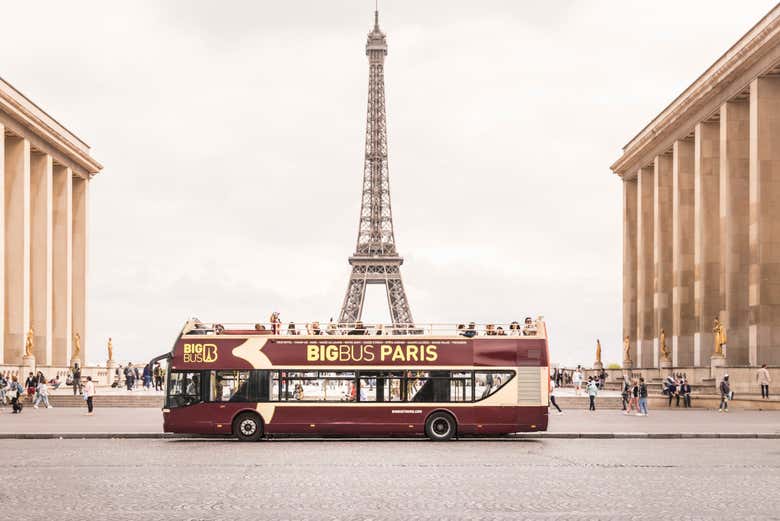 See the Eiffel Tower from the bus