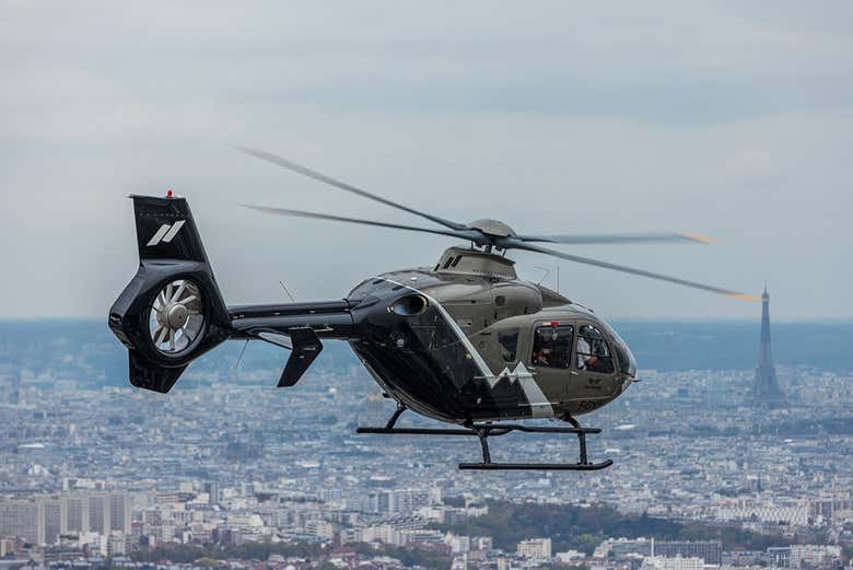 La Torre Eiffel desde el helicóptero