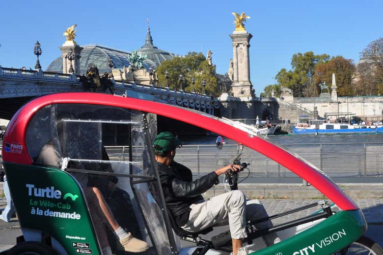 Drive on the Pont Alexandre III