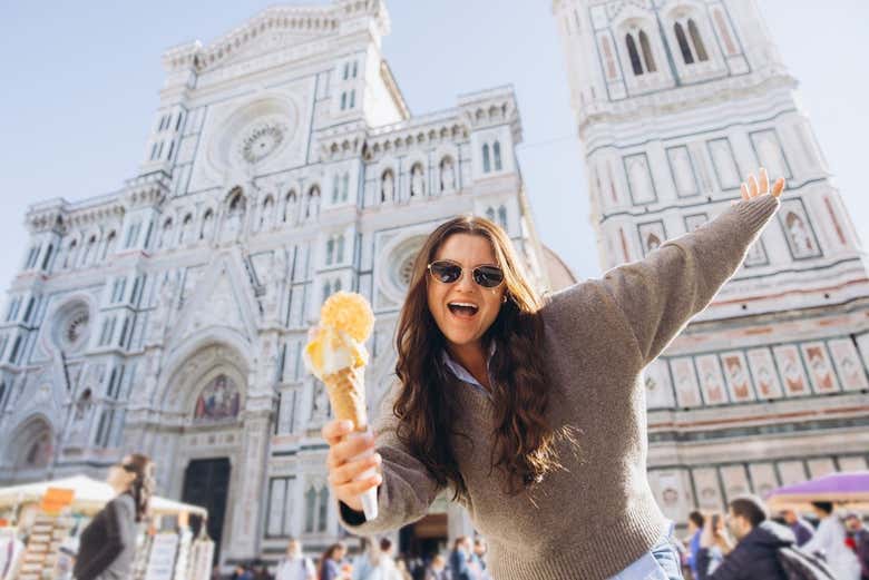Disfrutando frente a la catedral de Santa María del Fiore