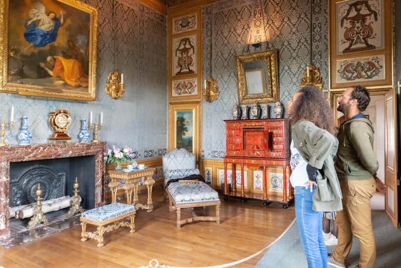 Disfrutando de la visita por el Palacio de Fontainebleau