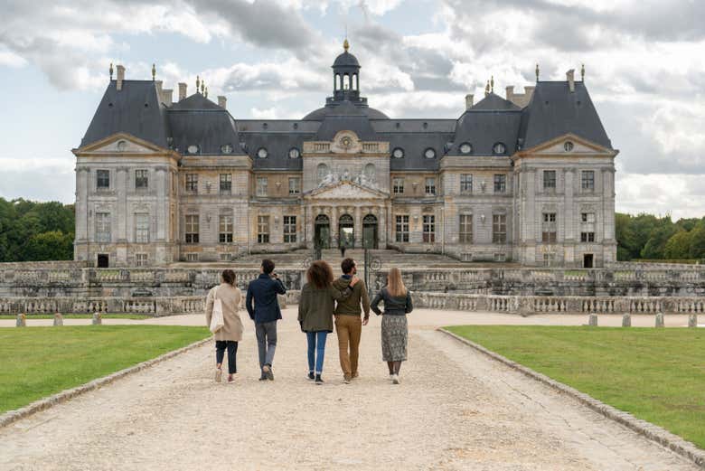 Contemplando desde el exterior el Palacio de Fontainebleau